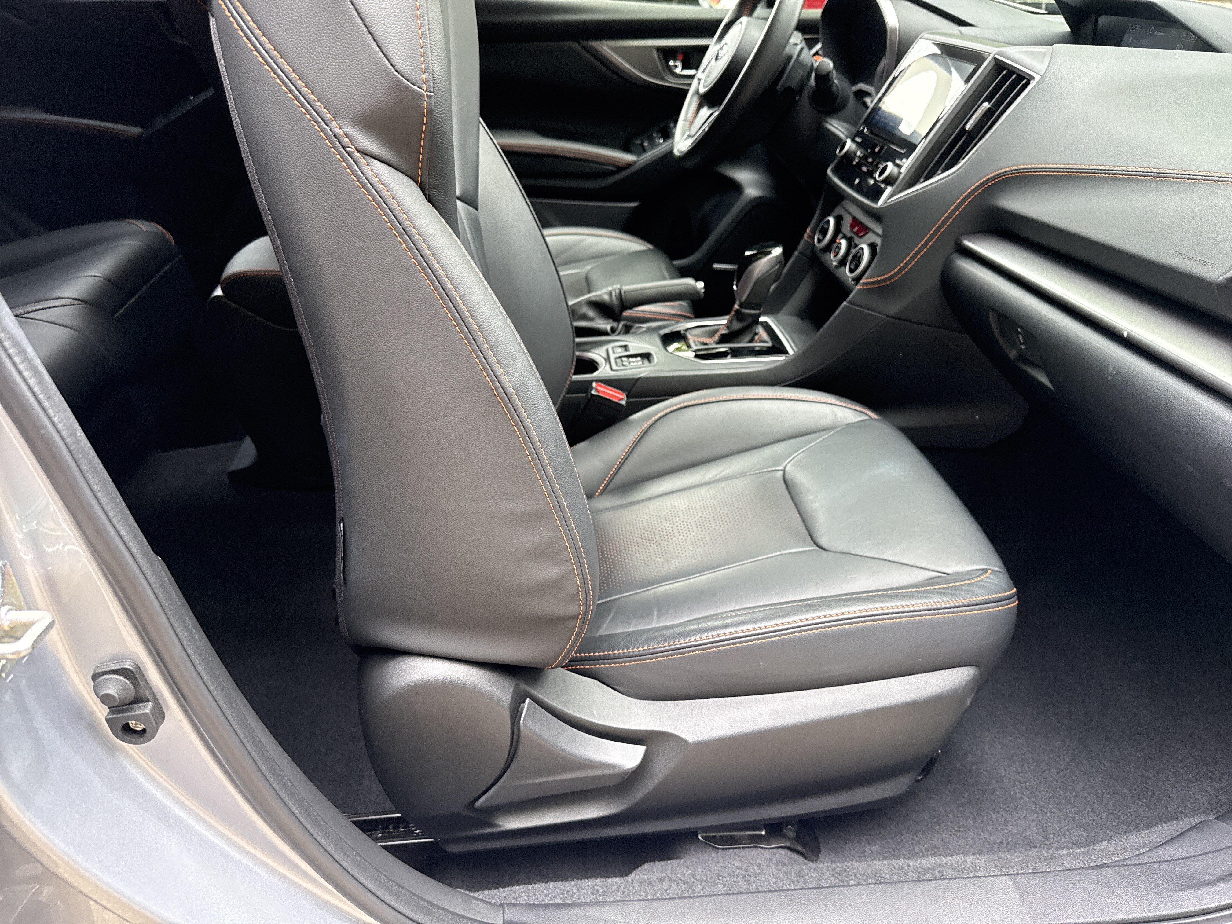 Used 2023 Ice Silver Metallic Subaru Limited image 12