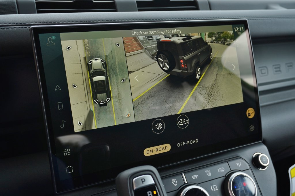 New 2026 Fuji White Land Rover X-Dynamic SE image 22