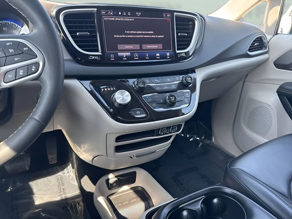 Used 2023 White Chrysler Touring L image 16