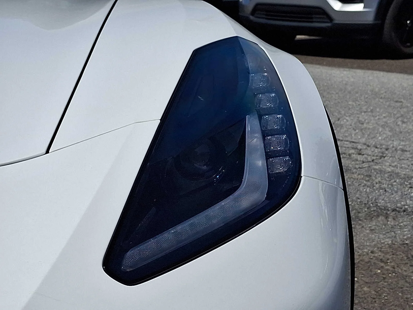 Used 2019 White Chevrolet Grand Sport 2LT image 8