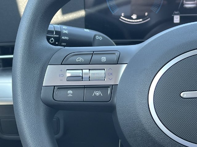 Used 2027 Green Hyundai SE image 24