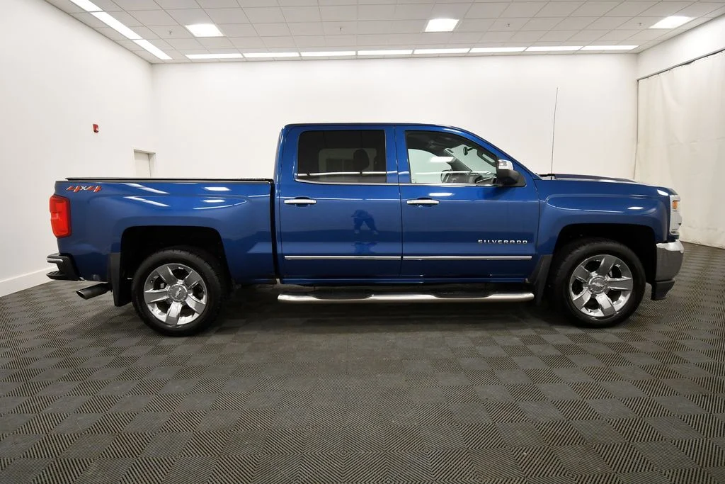 Used 2018 Blue Chevrolet LTZ image 9