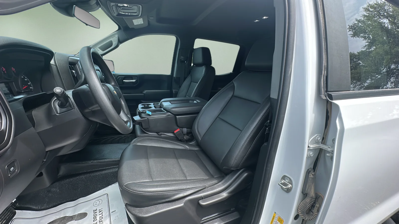 Used 2024 White Chevrolet WT image 17