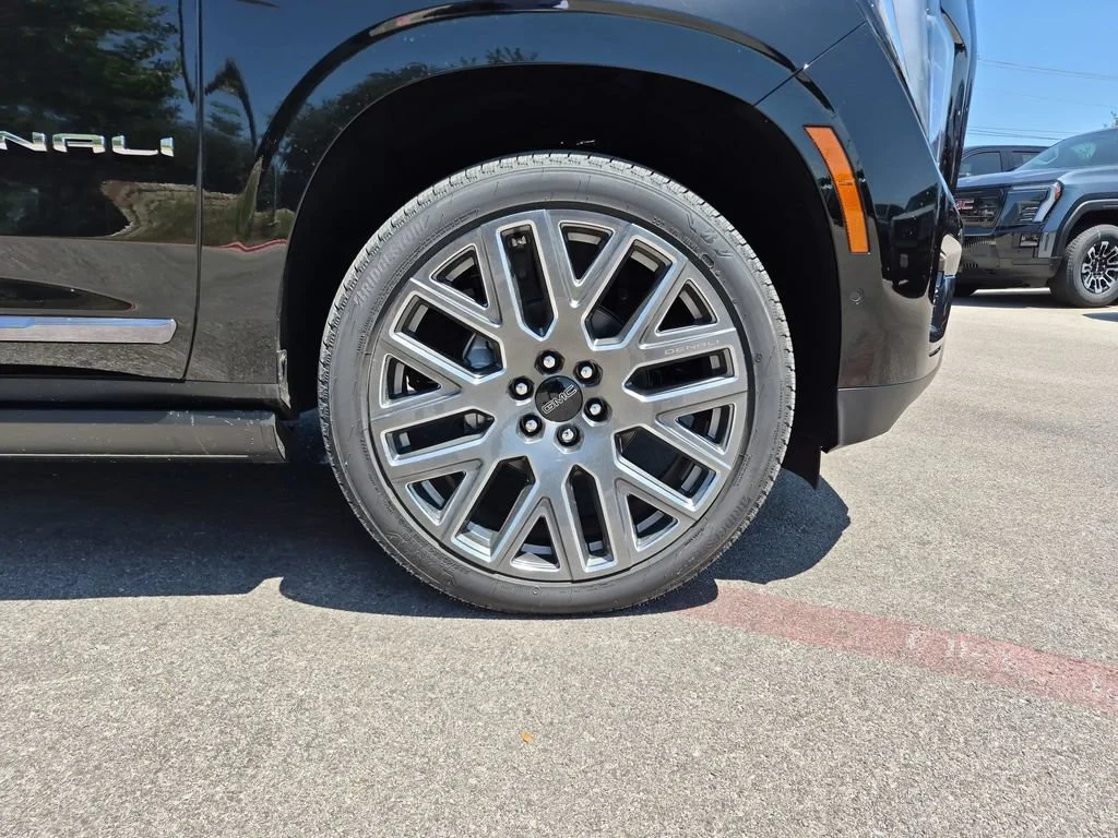 2026 GMC Yukon XL Denali Ultimate - Photo 16