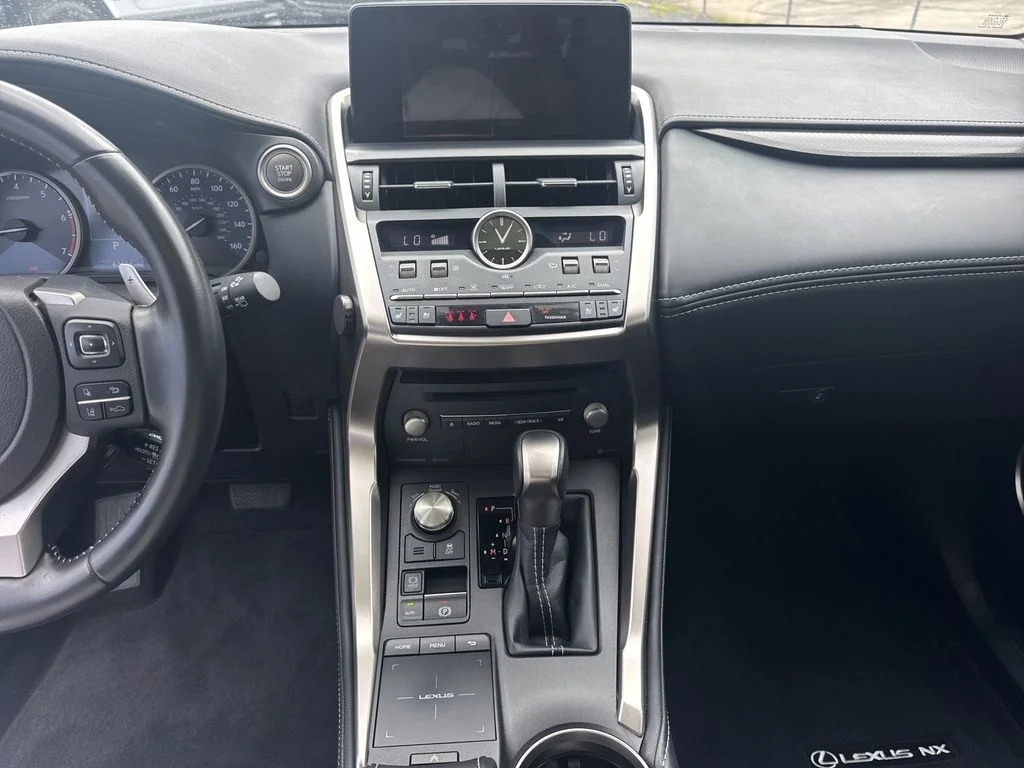 2021 Lexus NX 300 - Photo 28