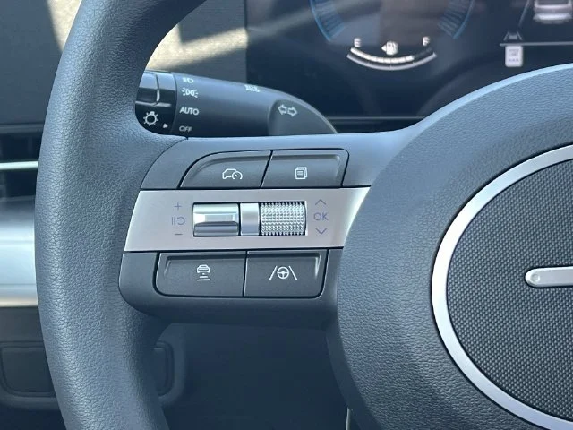 Used 2027 Green Hyundai SE image 24