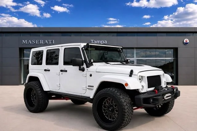 Used 2017 Bright White Clearcoat Jeep Rubicon Recon image 1