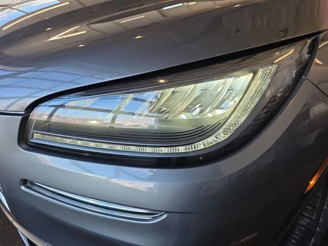 Used 2024 Gray Metallic Lincoln Premiere image 32