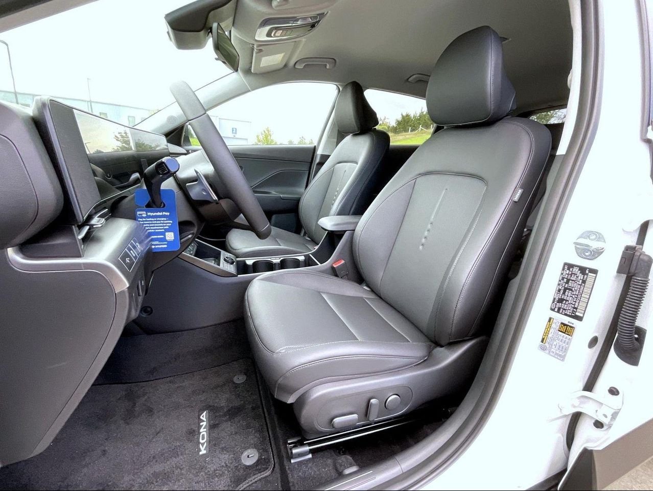 New 2026 White Hyundai SEL Premium image 10