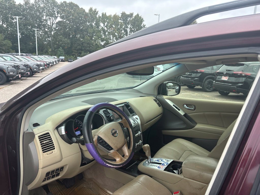 Used 2013 Black Nissan SL image 5