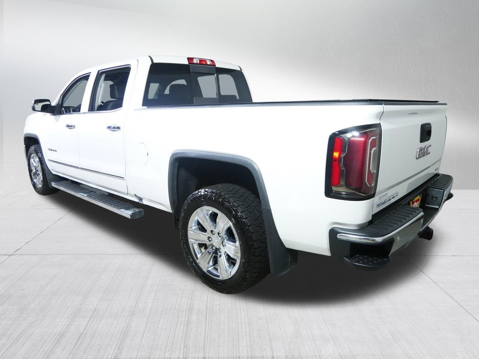 Used 2018 WHITE FROST TRICOAT GMC SLT image 5