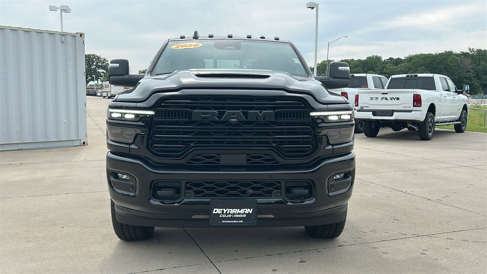 New 2026 Diamond Black Crystal Pearl-Coat Exterior Paint RAM Laramie image 9