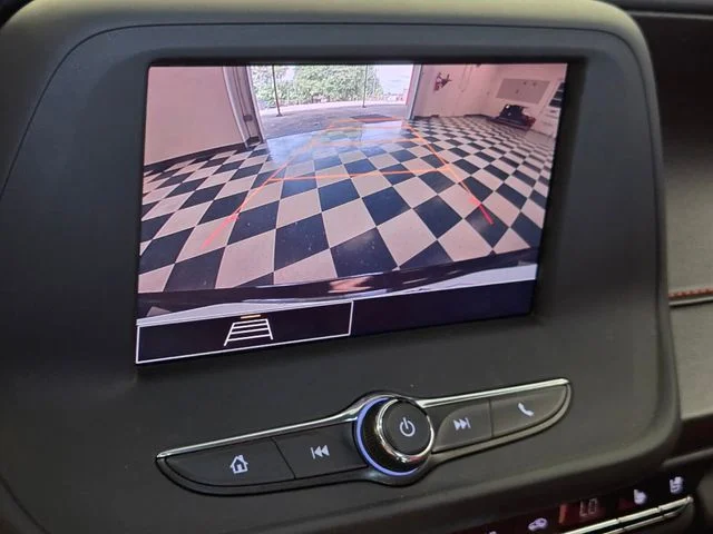 Used 2021 Black Chevrolet 2LT image 18