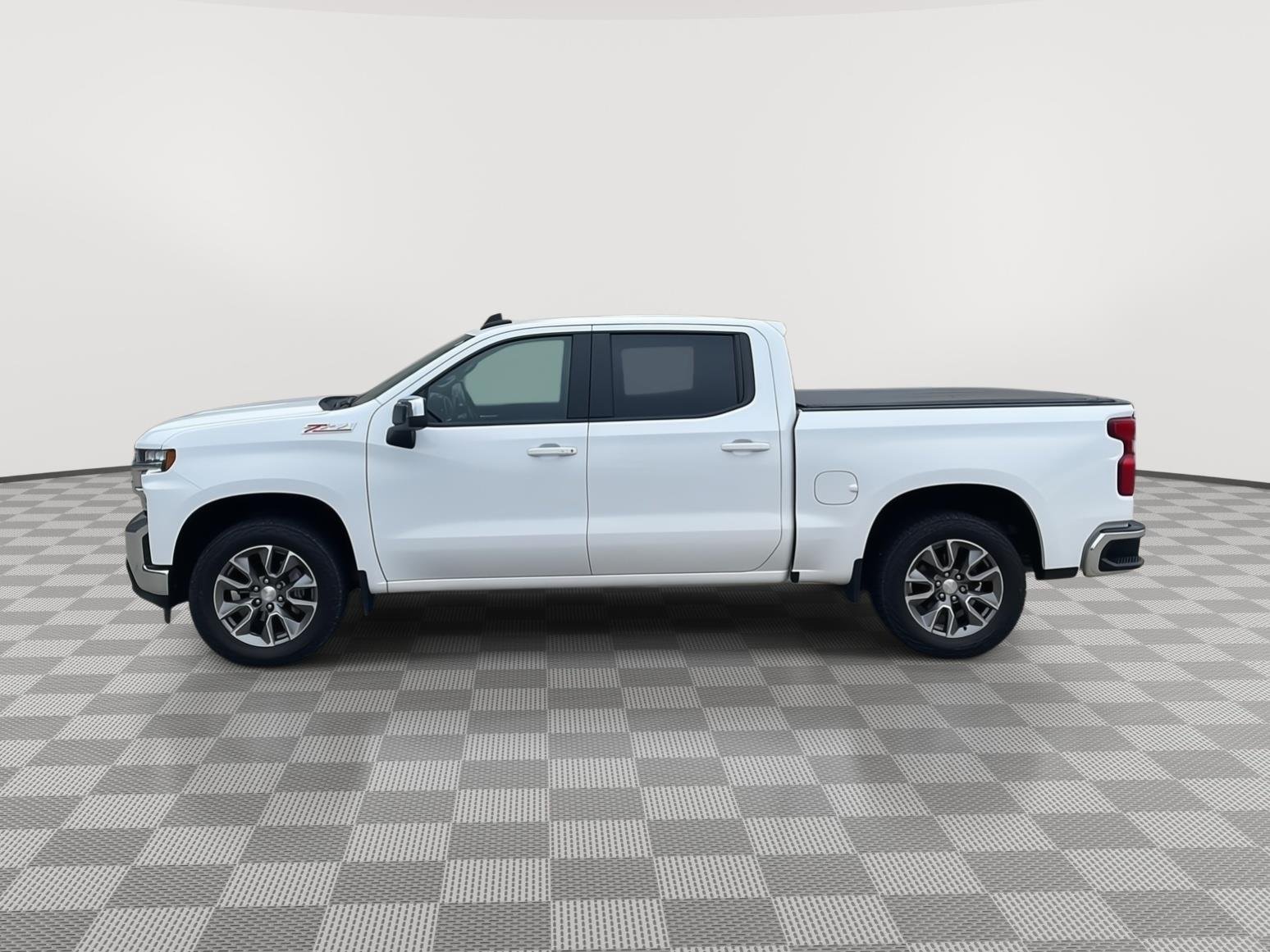 Used 2021 Summit White Chevrolet LT image 6
