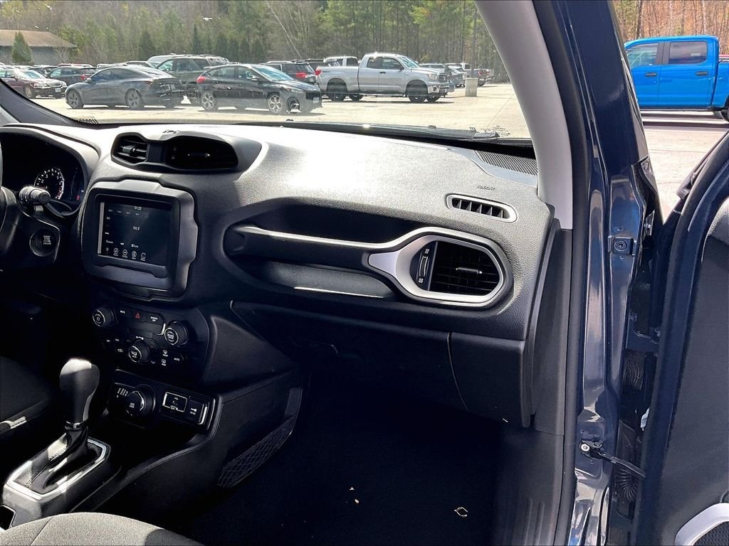 Used 2020 Slate Blue Pearlcoat Jeep Latitude image 13