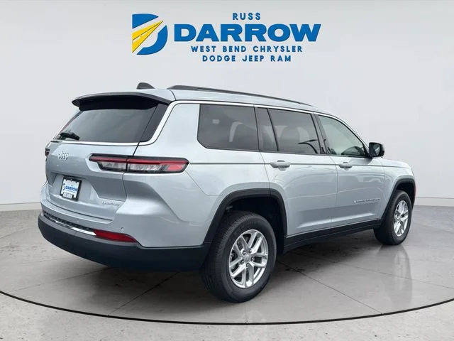 New 2026 Silver Zynith Exterior Paint Jeep Laredo image 5