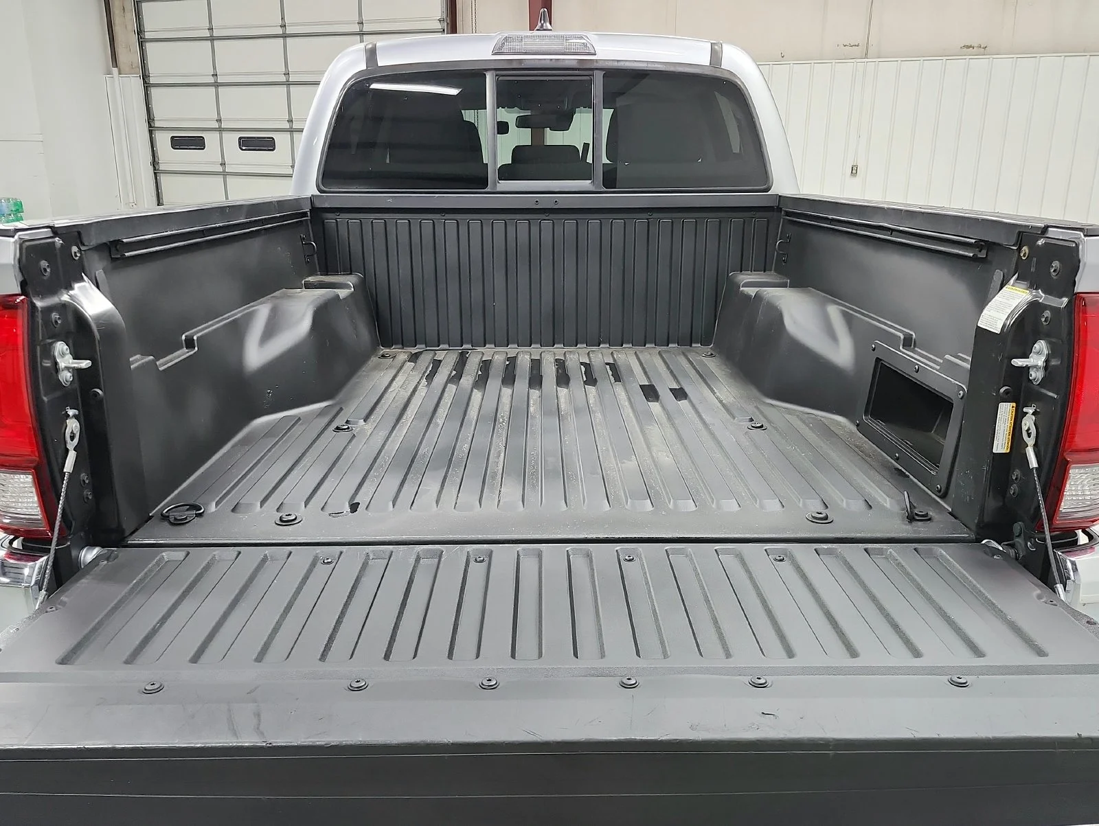 Used 2022 Silver Toyota SR5 image 38
