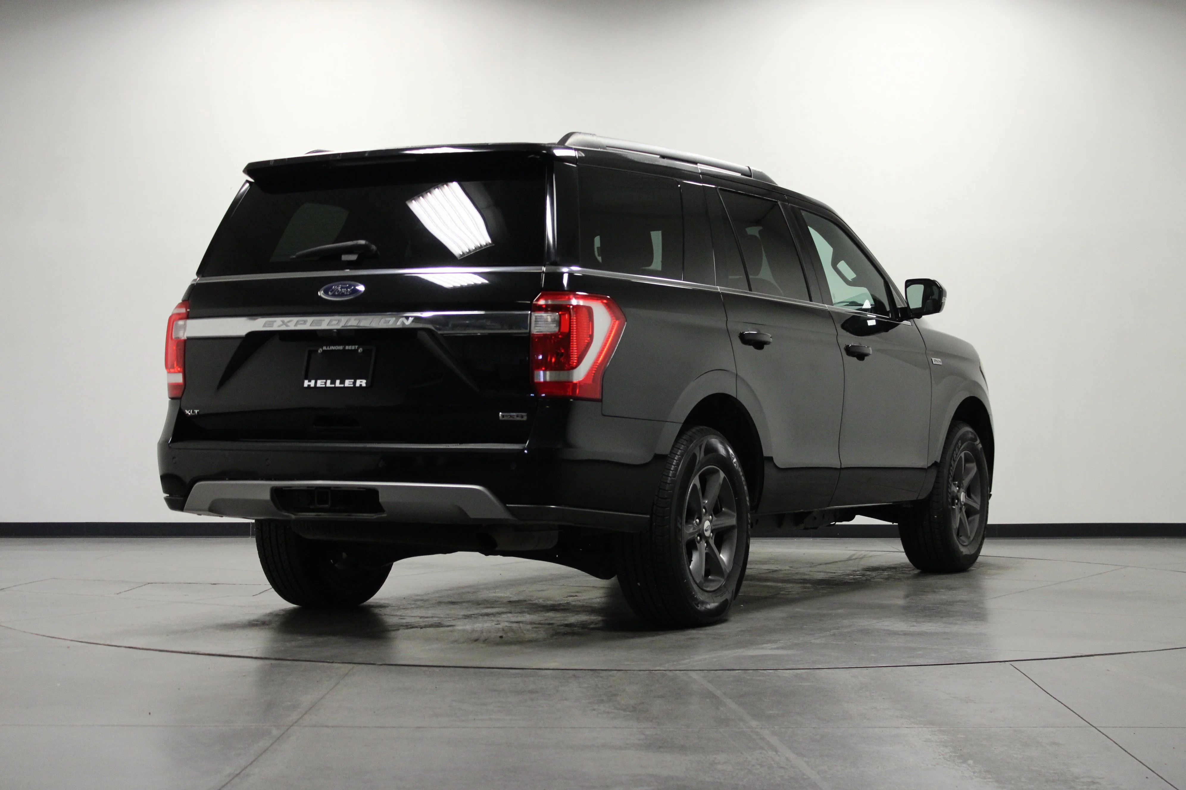 Used 2021 Black Metallic Ford XLT image 4