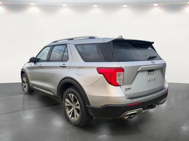 Used 2020 Silver Ford Platinum image 17