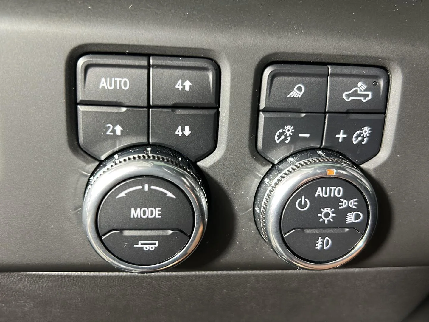 Used 2025 Onyx Black GMC Denali image 23