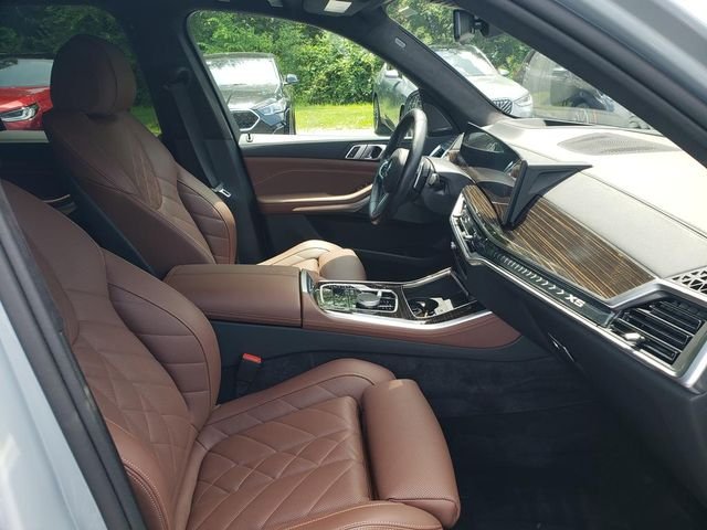 Used 2024 Gray Metallic BMW xDrive40i image 20