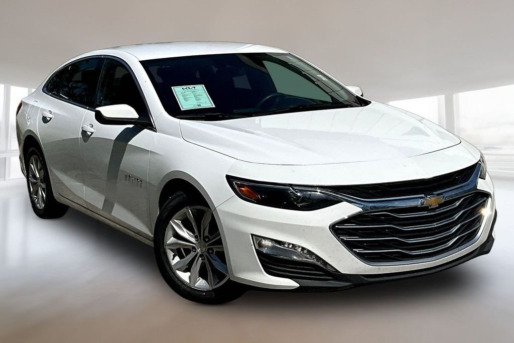 Used 2025 Summit White Chevrolet LT image 3