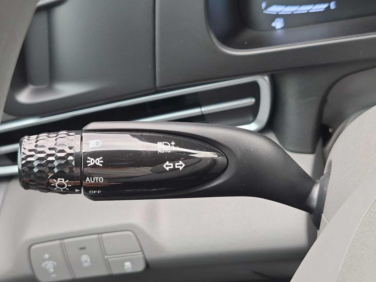 New 2026 Serenity White Hyundai SE image 25
