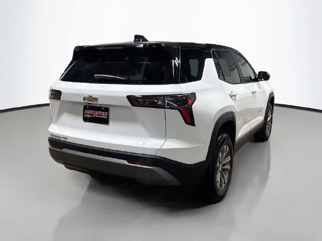 2027 Chevrolet Equinox LT - Photo 7