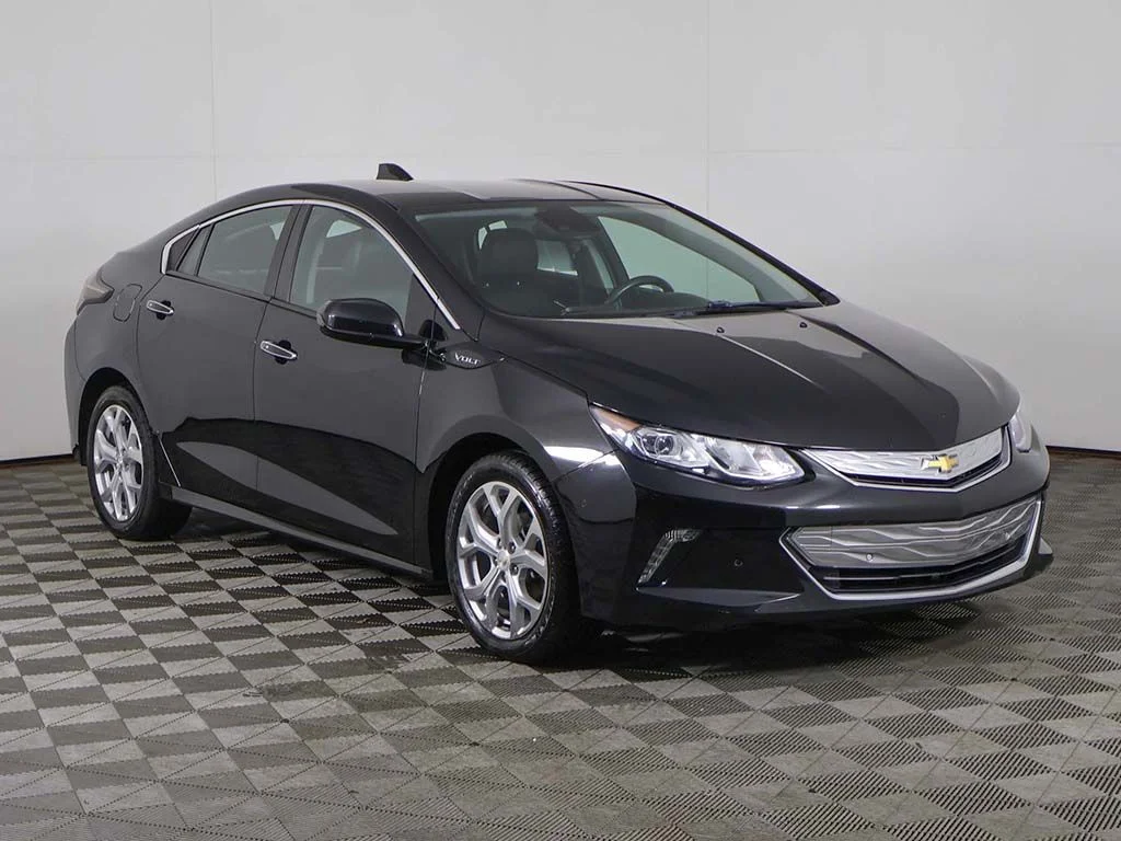 Used 2017 Chevrolet Volt Premier with VIN 1G1RD6S59HU109044 for sale in Cleveland Heights, OH