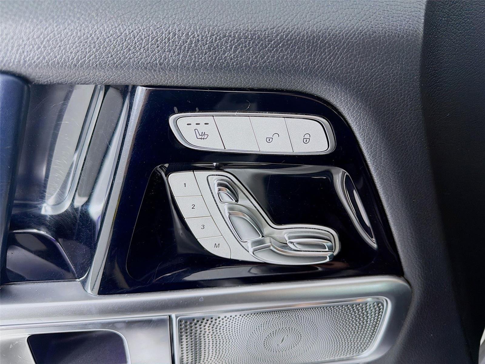 Used 2019 Polar White Mercedes-Benz G 550 image 8