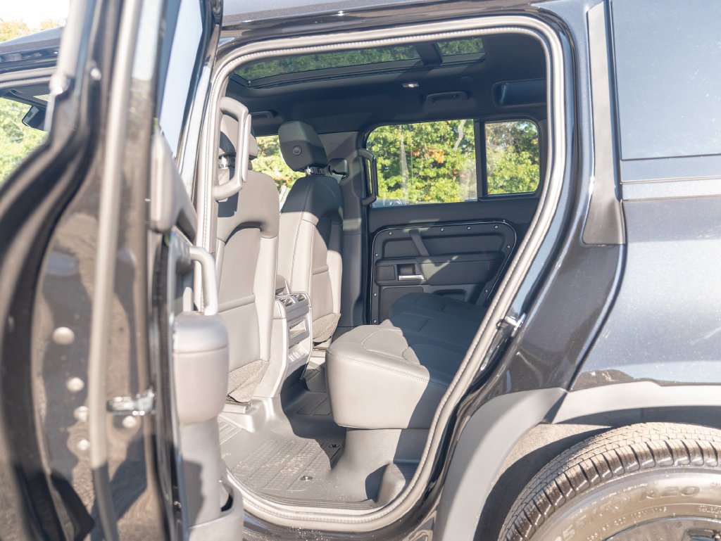 New 2026 Santorini Black Land Rover S image 21
