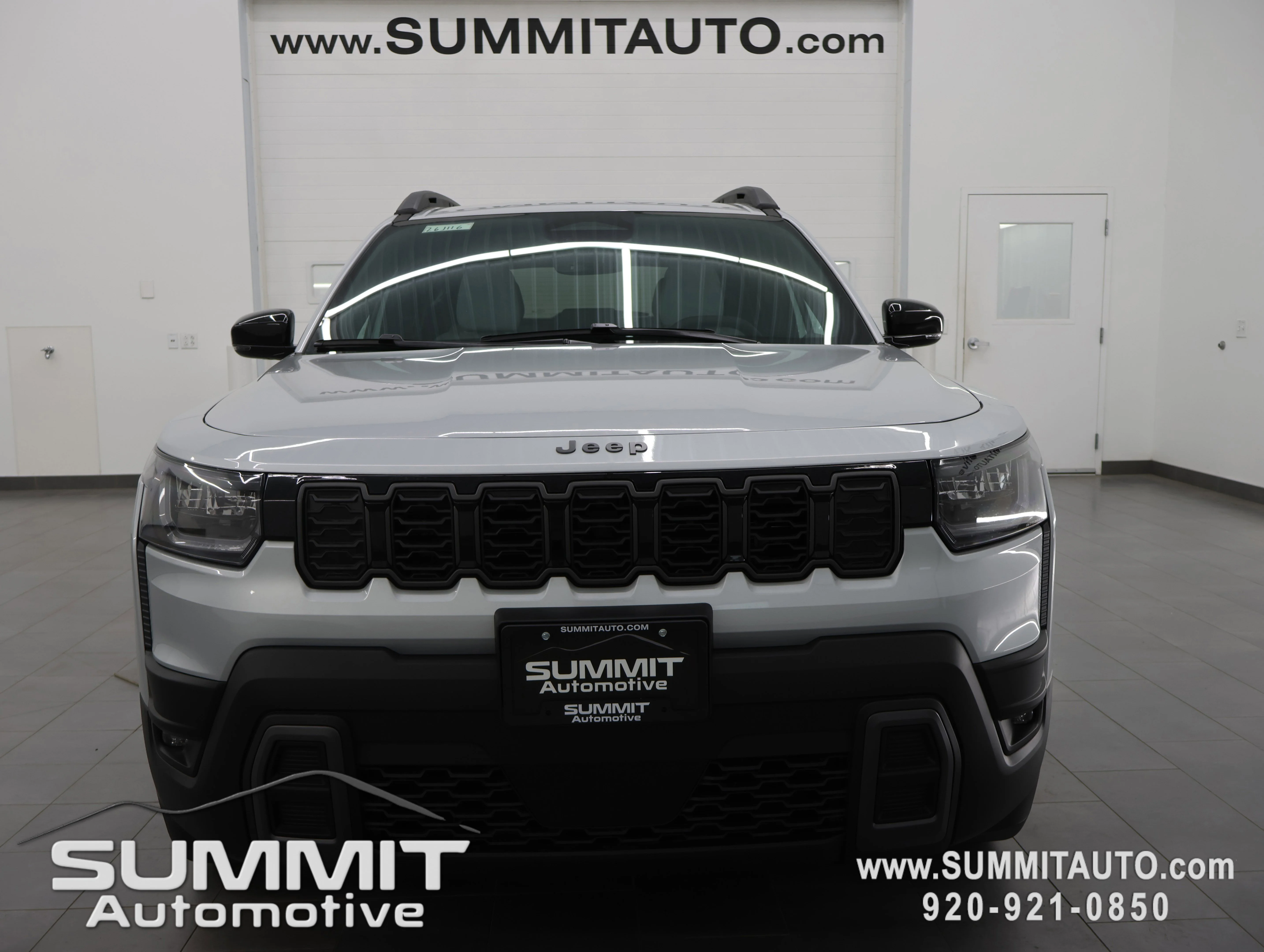 New 2026 Silver Zynith Clear-Coat Exterior Paint Jeep Limited image 21