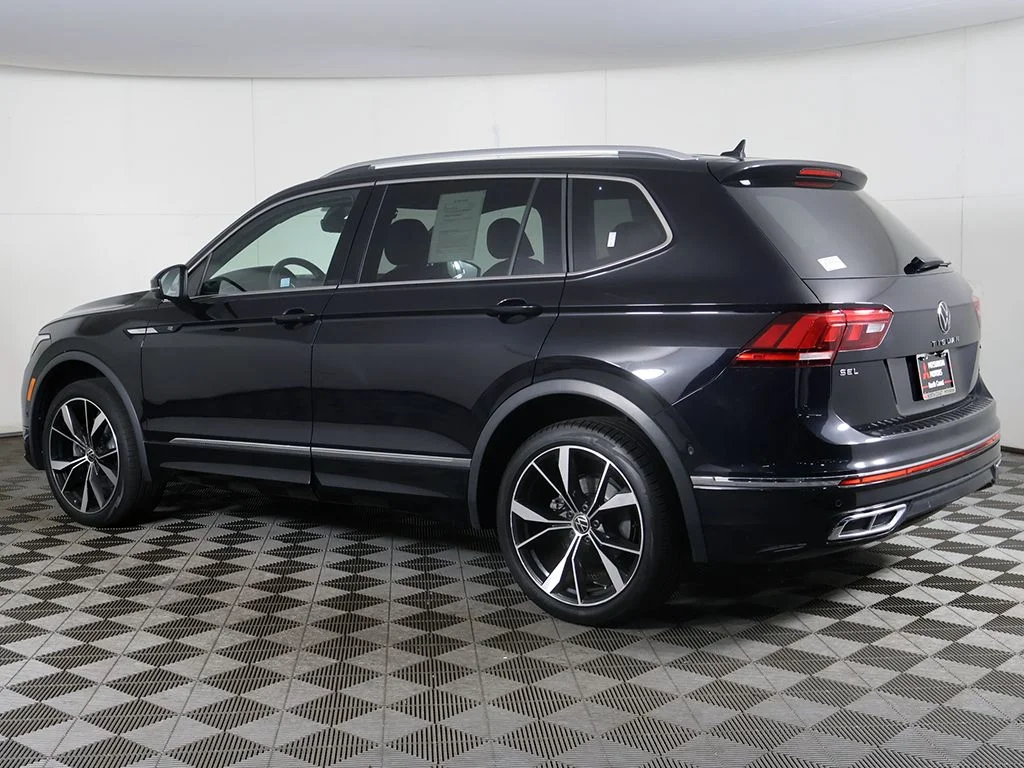 Used 2023 Black Volkswagen 2.0T SEL R-Line image 11