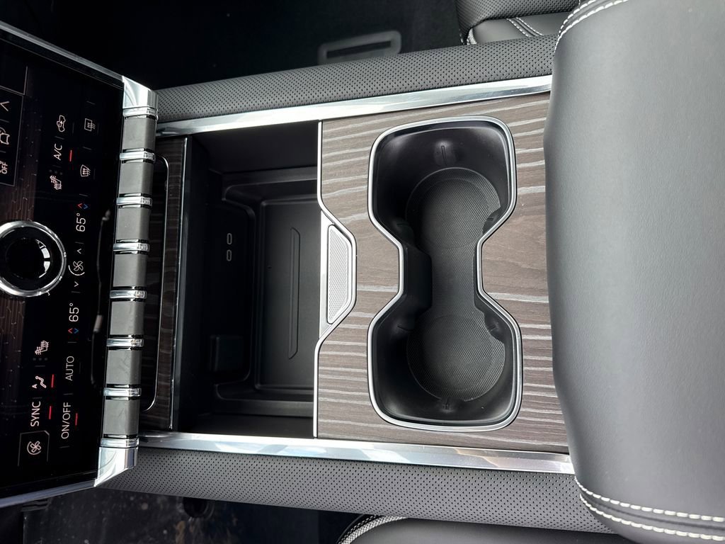 2025 GMC Sierra EV Denali - Photo 29