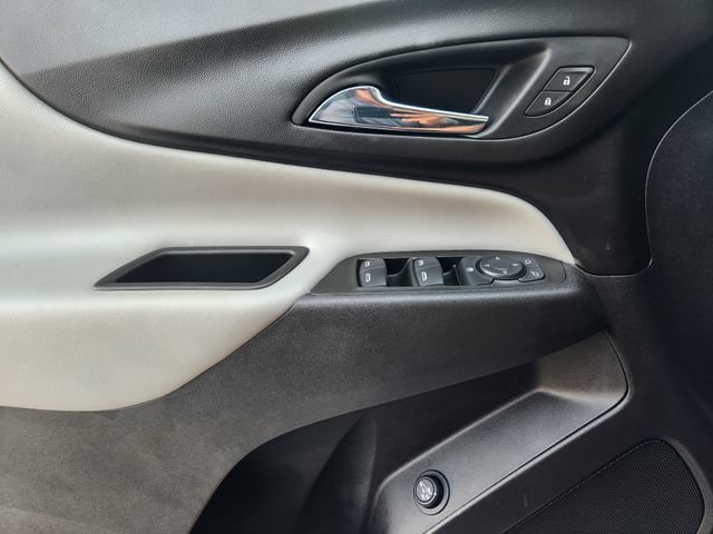 Used 2024 Summit White Chevrolet LT image 24
