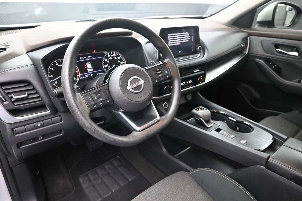 Used 2023 Brilliant Silver Metallic Nissan SV image 17