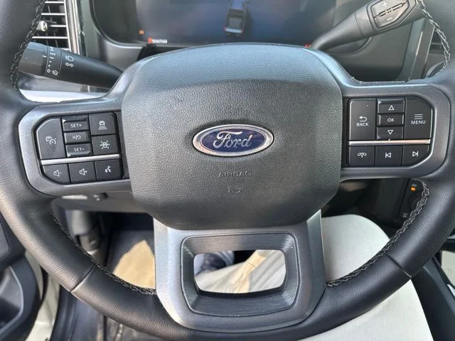 Used 2025 White Ford Lariat image 22