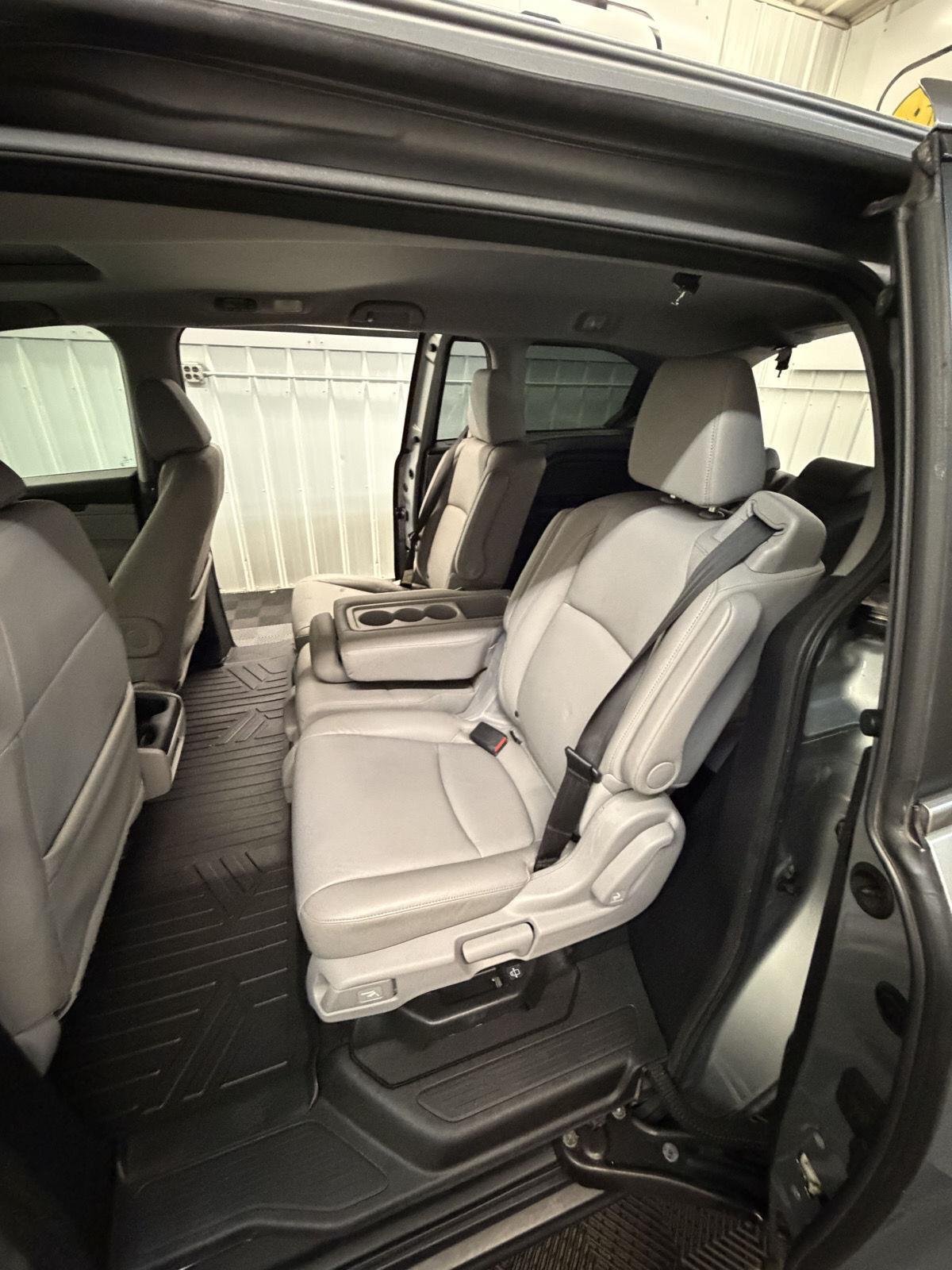 Used 2019  Honda EX-L image 27