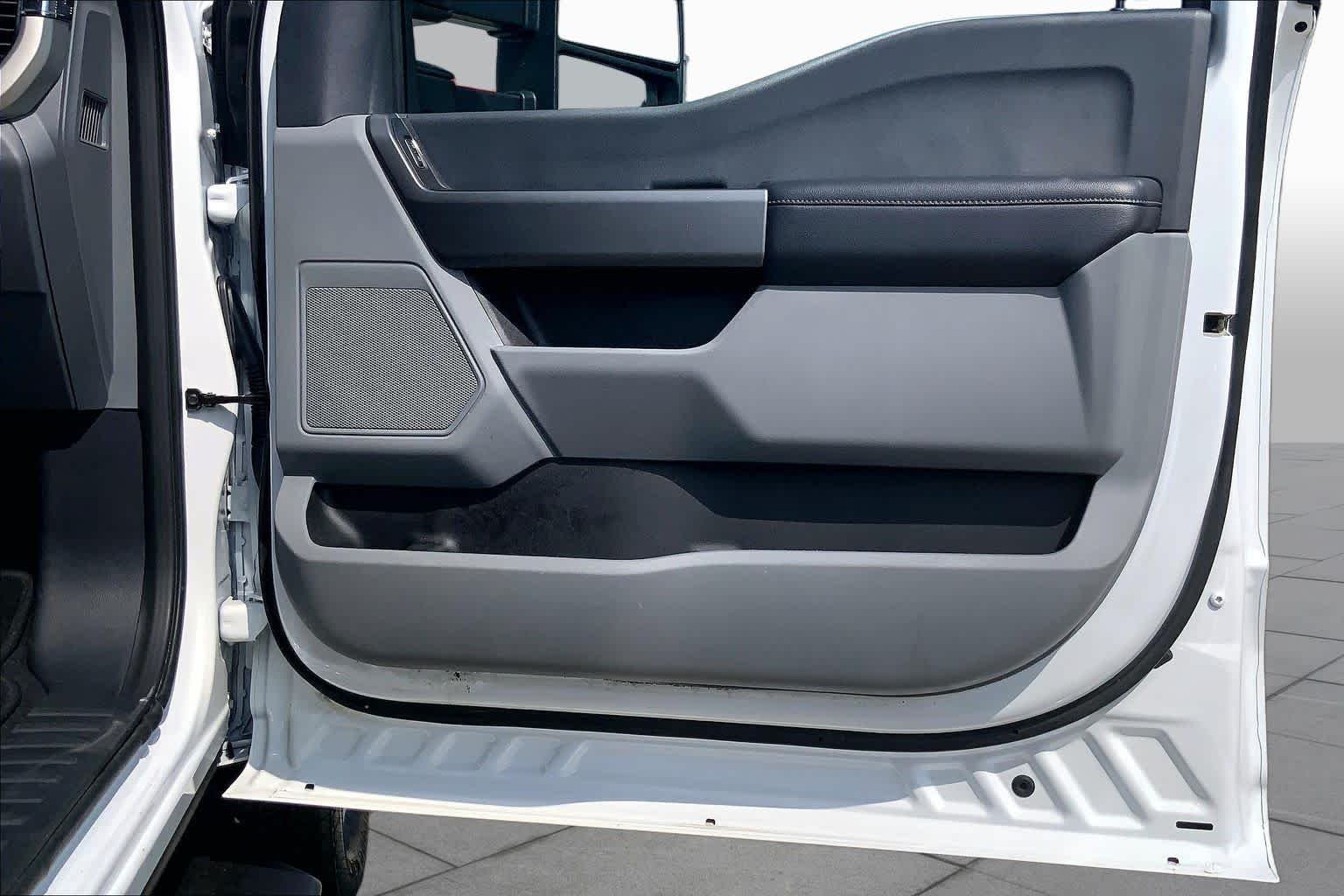 Used 2026 Oxford White Ford XLT image 22