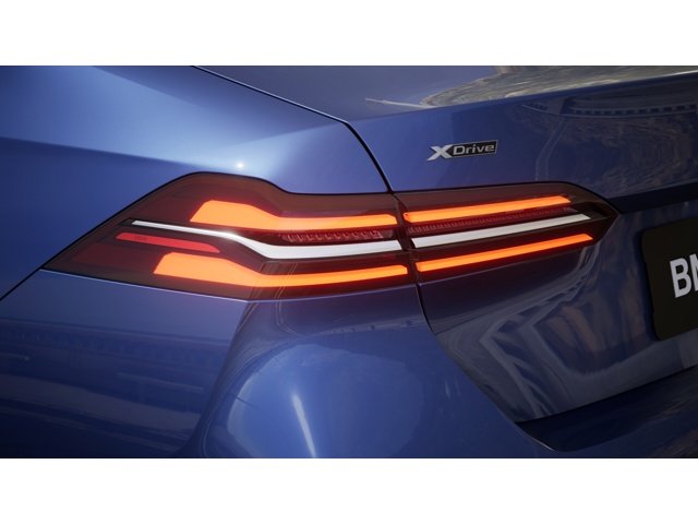 2026 BMW 5 Series 530i - Photo 8