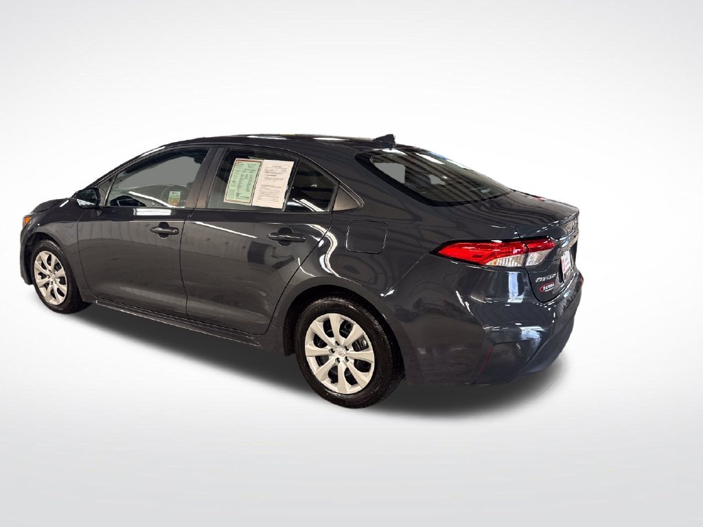 Certified Used 2025  Toyota LE image 3