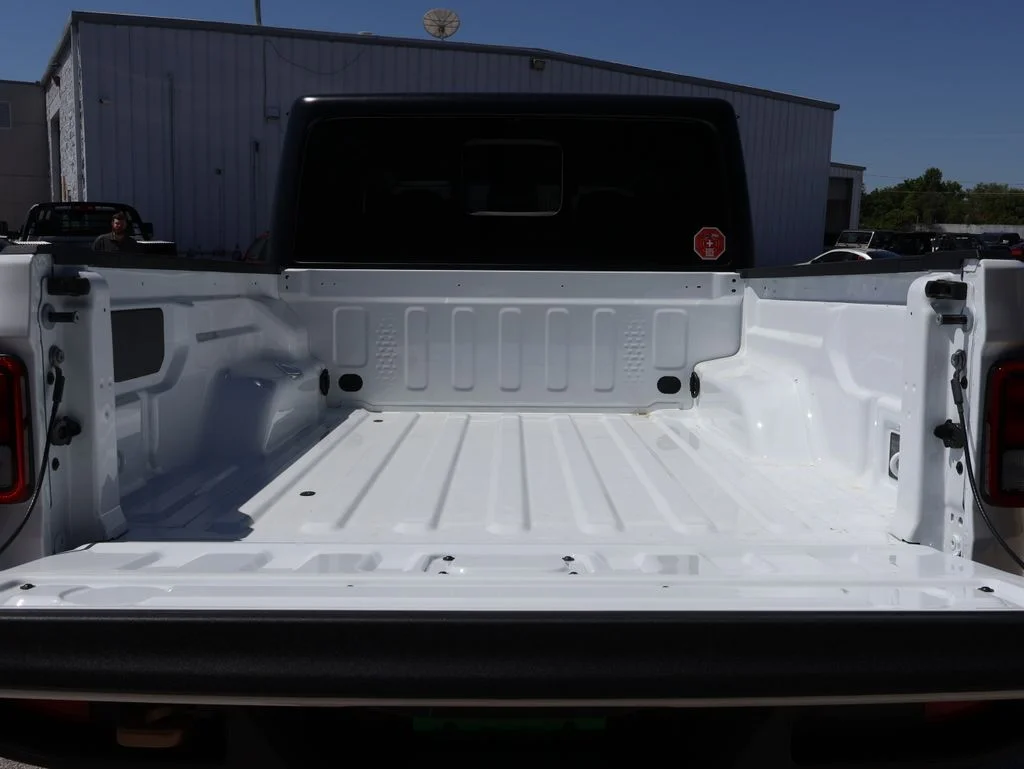 New 2026 Bright White Clear-Coat Exterior Paint Jeep 85th Anniversary Edition image 14