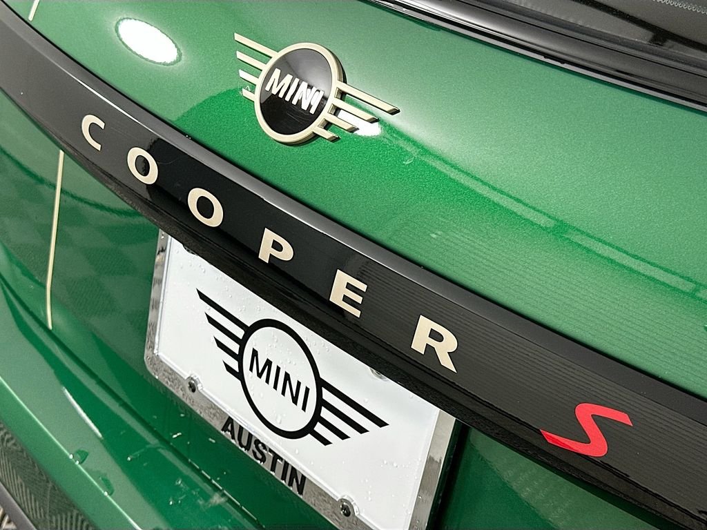 New 2026 Green MINI Iconic image 21