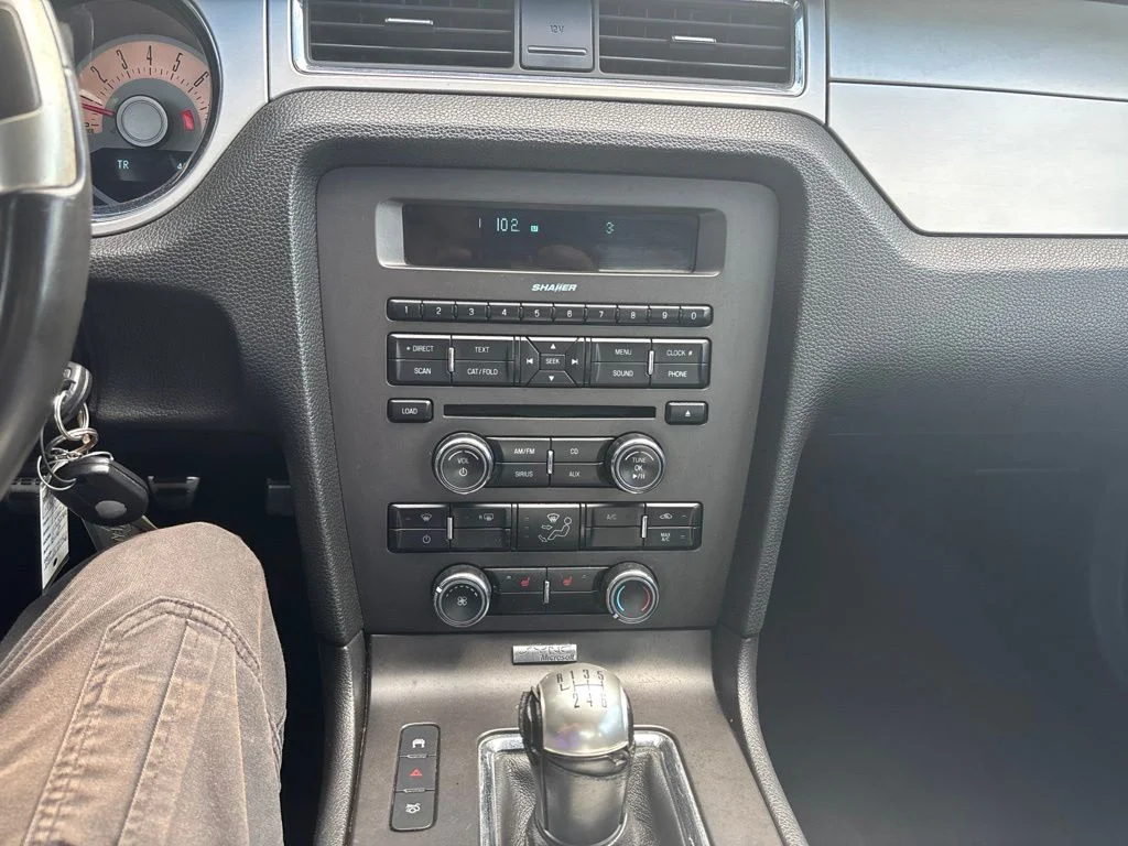 Used 2011 Blue Ford V6 Premium image 12