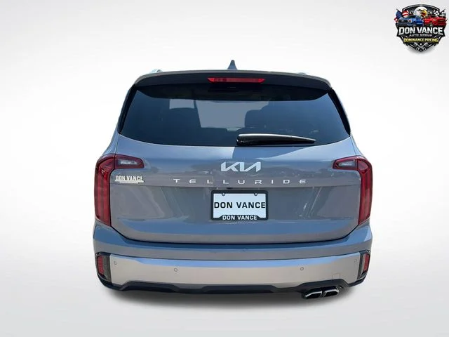 Used 2025 Silver Kia S image 4