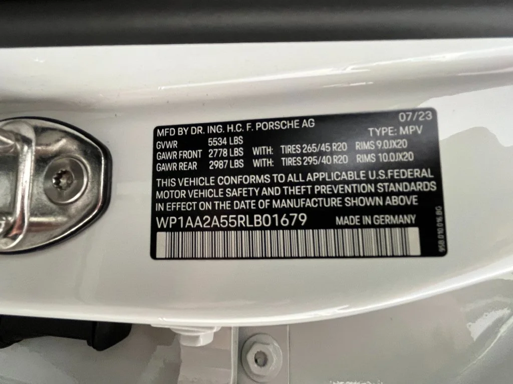 Used 2024 White Porsche Base image 26