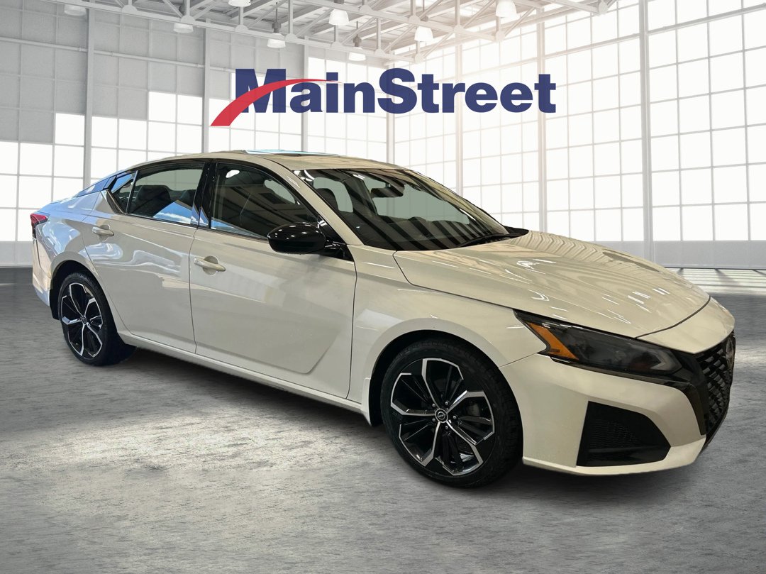 Used 2023 White Nissan 2.5 SR image 7