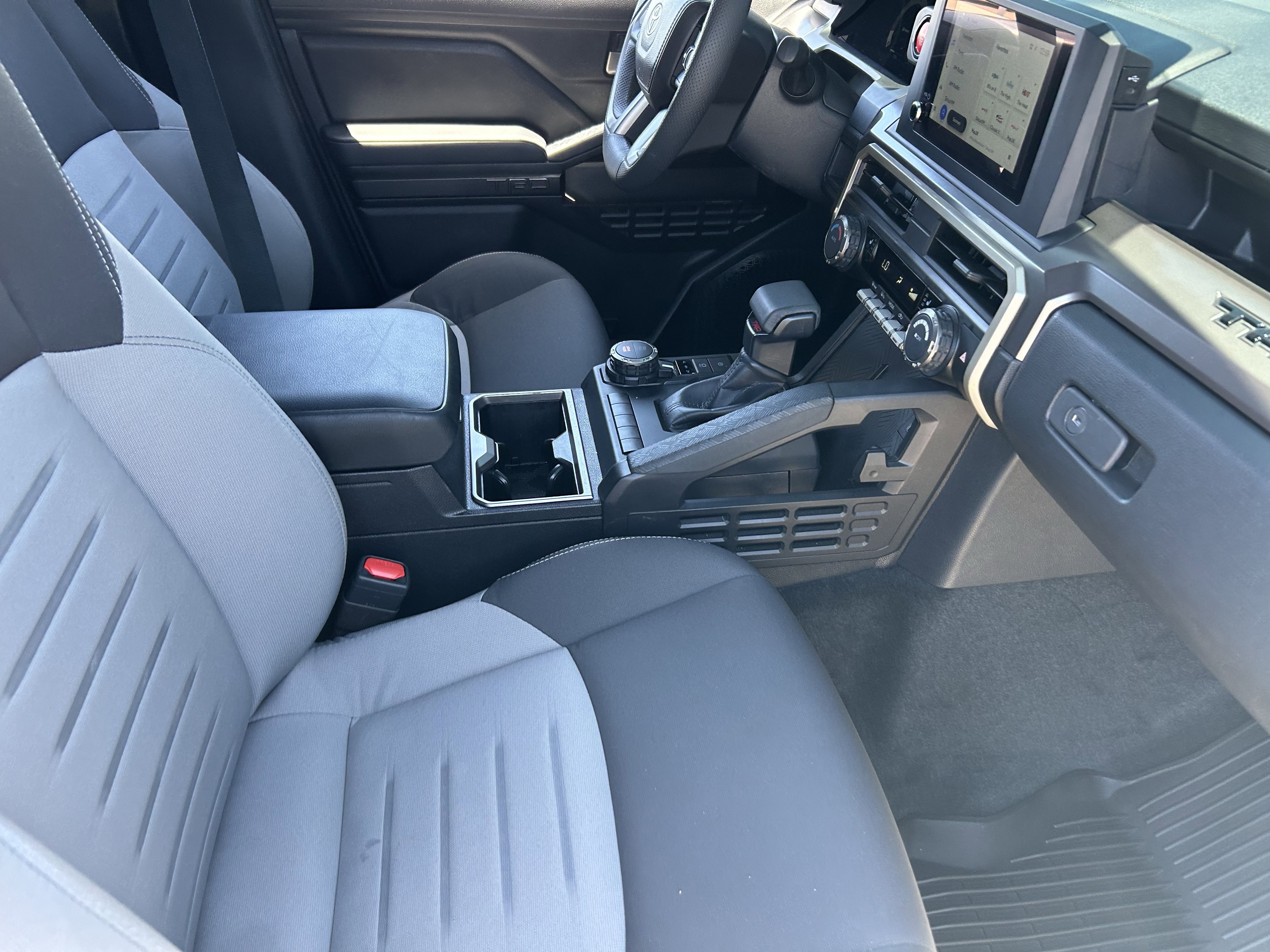 2025 Toyota Tacoma TRD Sport - Photo 11