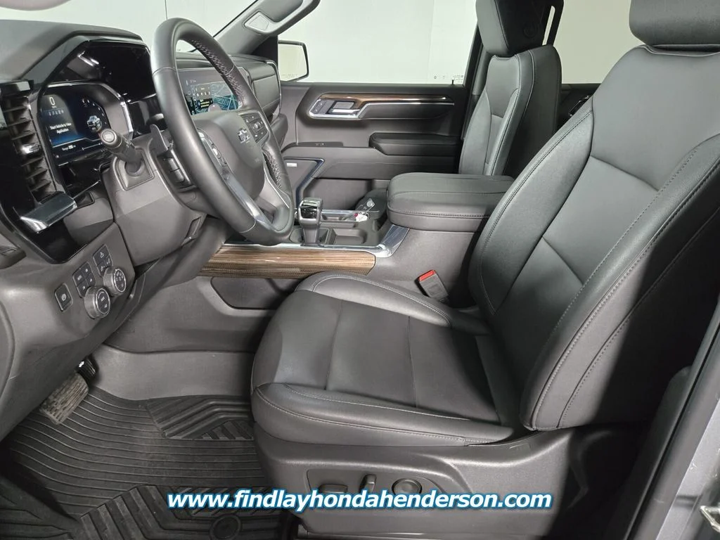 Used 2025 Sterling Gray Metallic Chevrolet LT Trail Boss image 14