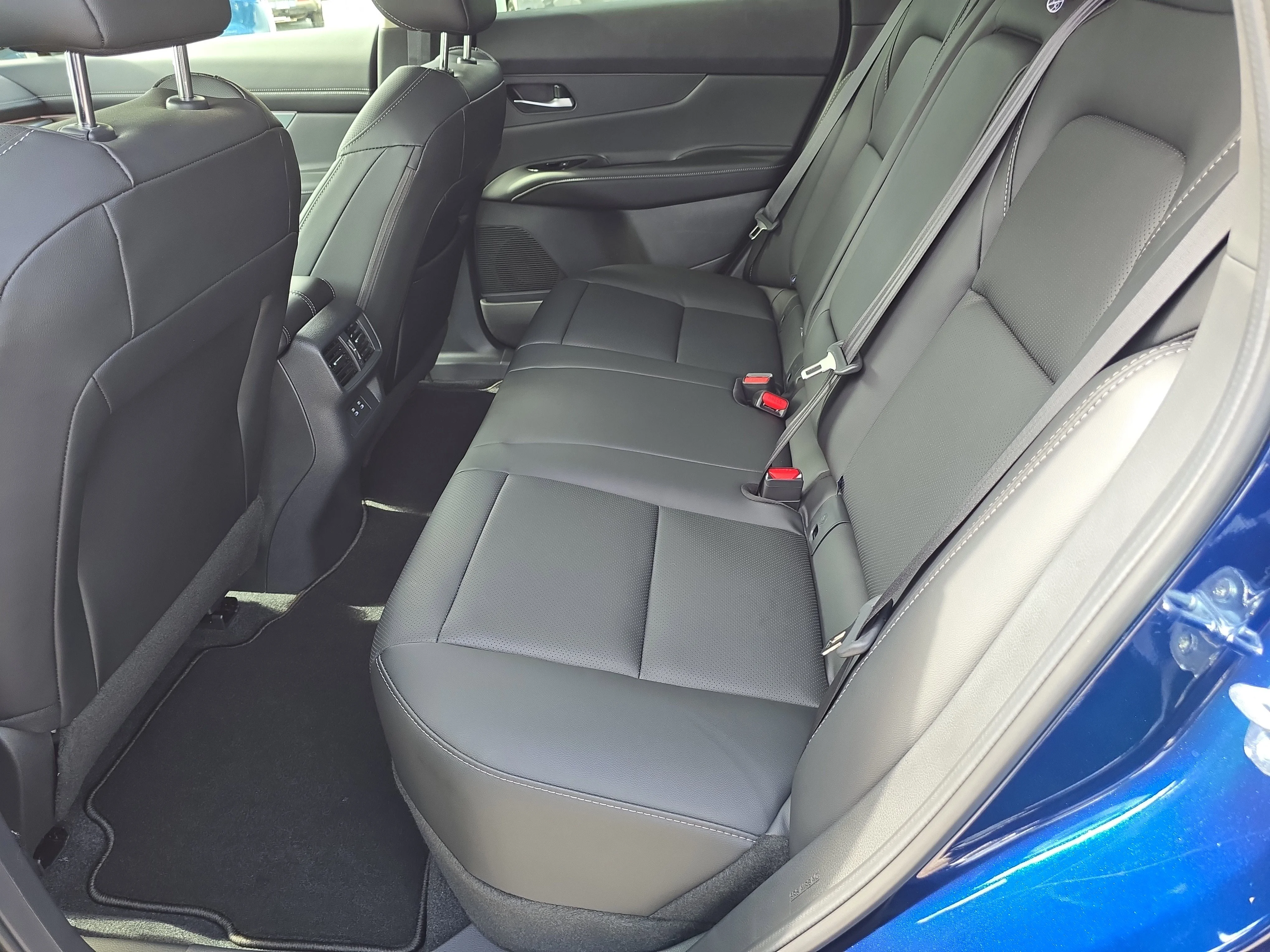 New 2026 Deep Ocean Blue Pearl Nissan SL image 17
